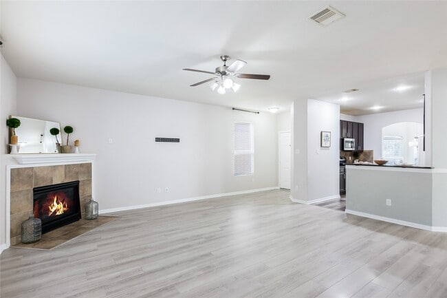 Foto del edificio - 15007 Holland Grove Ct