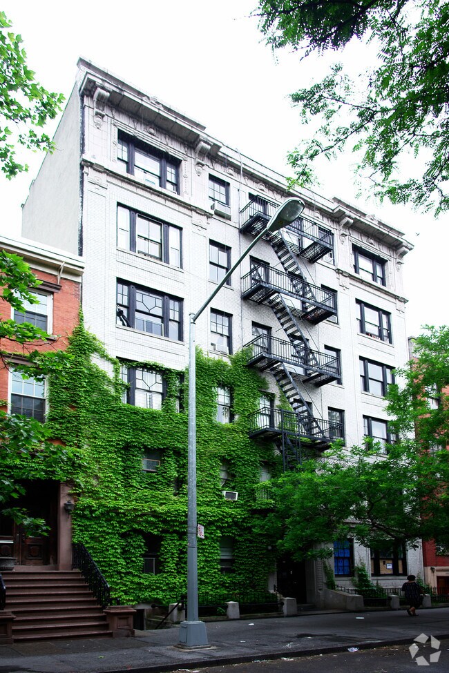 Building Photo - 334 W 22nd St