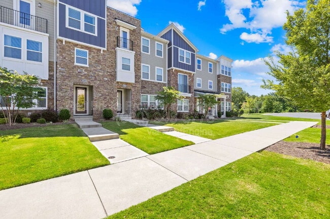 Building Photo - 2837 Ensemble Ct