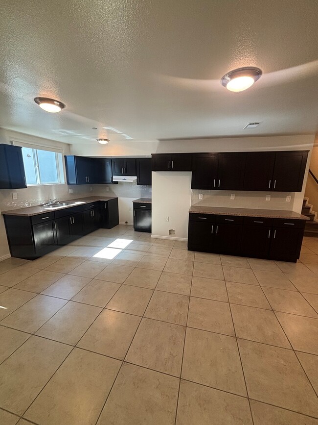 Foto del edificio - 533 W 93rd St