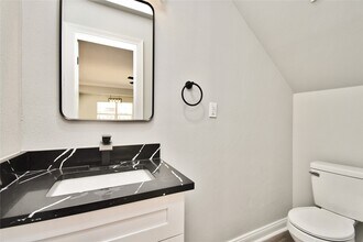 Building Photo - 2035 Round Spring Dr