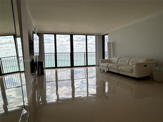 Foto del edificio - 2101 S Ocean Dr