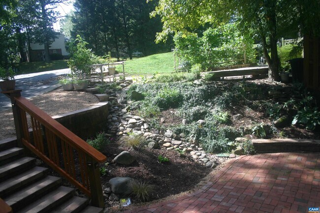 Building Photo - 102 Slate Pl