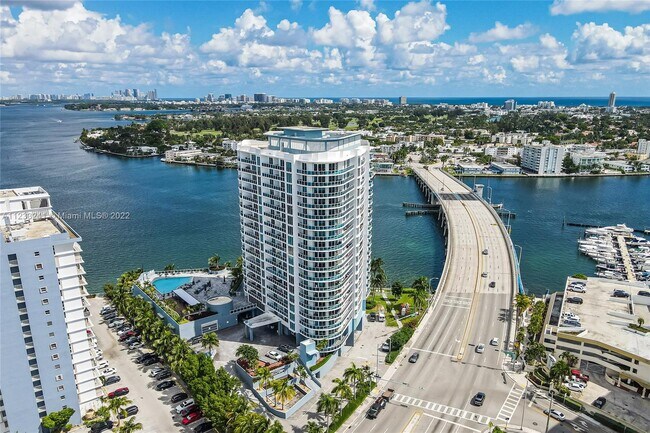 Foto del edificio - 1881 79th Street Causeway