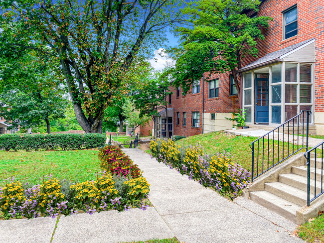 Foto del edificio - 125 Forest Ave