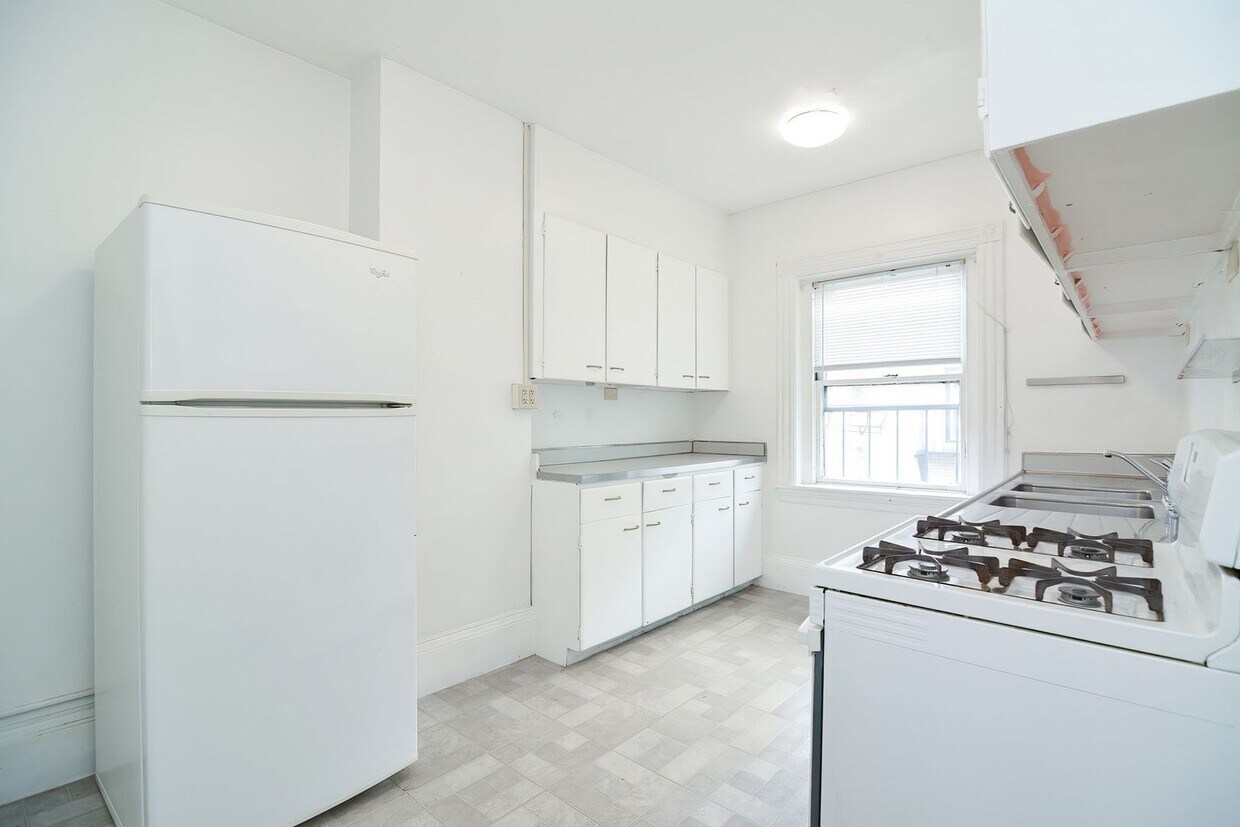 Building Photo - HOT FENWAY LISTING!!!!!