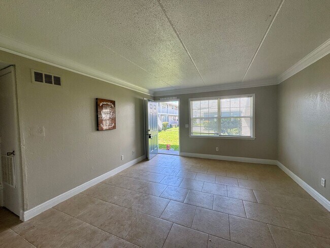 Building Photo - 2 Bed/2 Bath Condo in Mount Dora