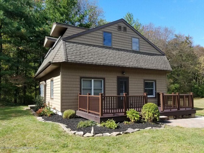 Foto del edificio - 1031 Windsor Rd