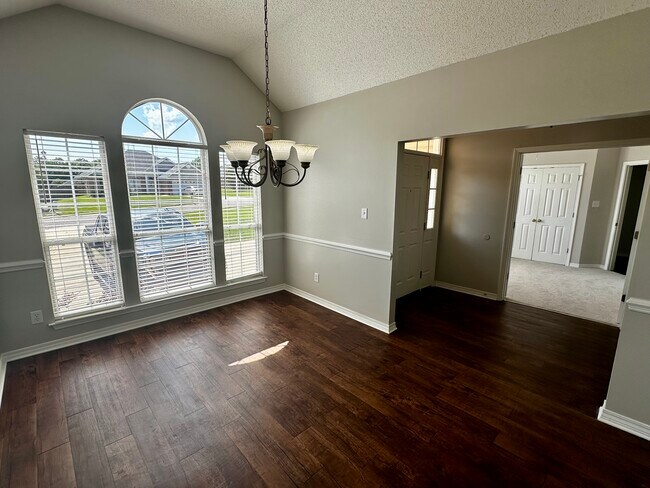 Foto del edificio - 27078 Stratford Glen Dr