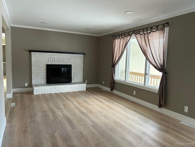 Foto del edificio - 4610 White Lake Rd