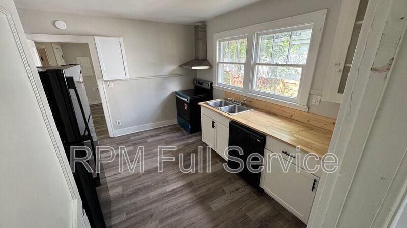Photo - 423 Maple Street