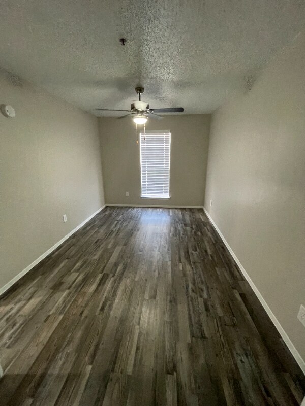 Foto principal - 3707 McNeil St
