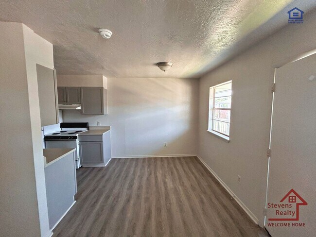 Foto del edificio - 1502 NW Kingsbury Ave