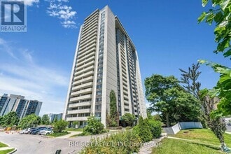 Building Photo - 3300-3300 Don Mills Rd
