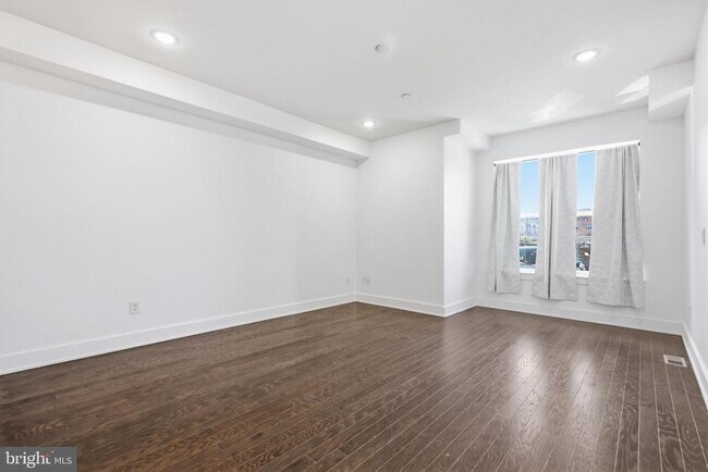 Foto del edificio - 516 W Montgomery Ave