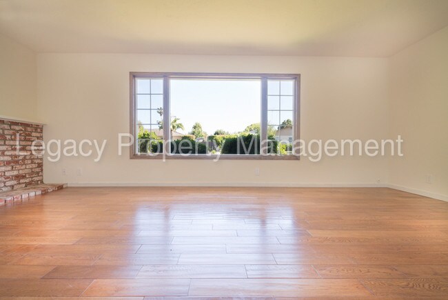 Building Photo - 350 Chatham Way