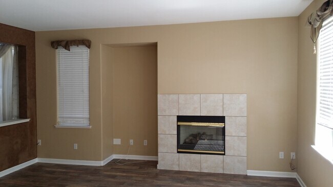 Building Photo - 2908 Park Meadow Dr