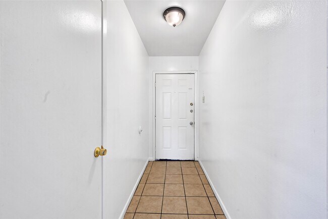 Foto del edificio - 13906 Bearwood Rd