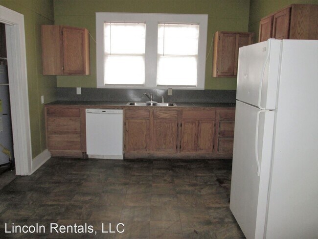 Building Photo - 6 br, 2 bath House - 500 S. Trenton Street