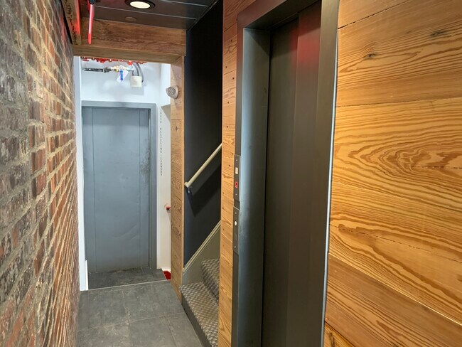 Foto del edificio - 146 Bowdoin St