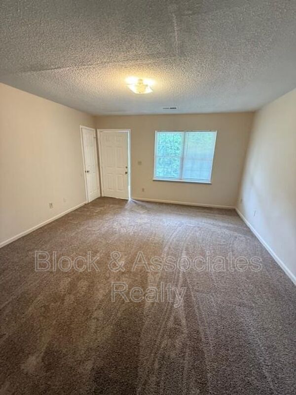 Foto del edificio - 402 Southway Rd