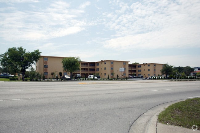 Soleados Cove - Sunlit Cove Apartments