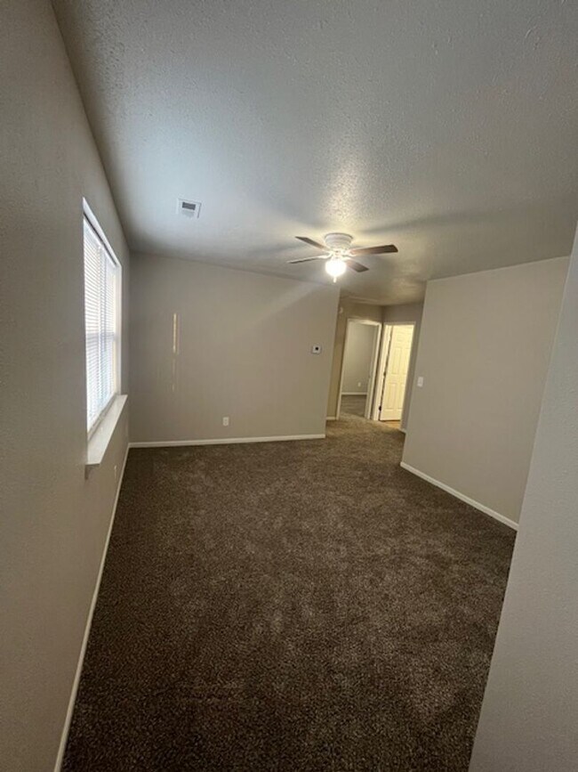 Foto del edificio - 331 E Locust St