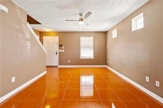 Foto del edificio - 5125 Sky Ridge Way