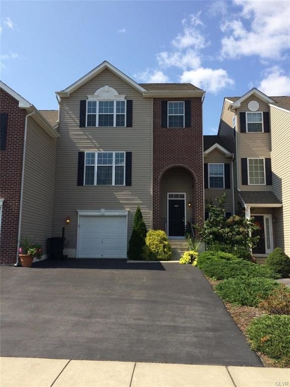 Building Photo - 5259 Spring Ridge Dr E