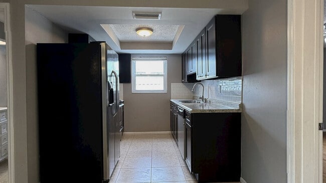 Foto del edificio - 6417 Sutherland Ave