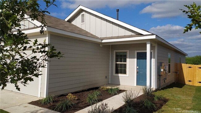 Foto del edificio - 7400 Tonka Ln