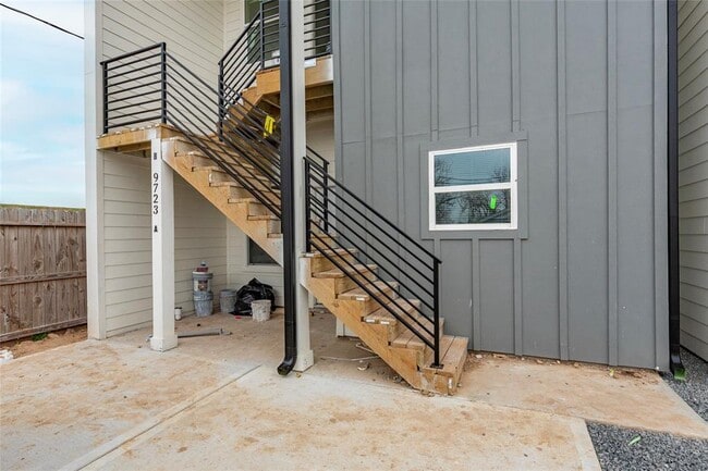 Building Photo - 9727 A/B Cargill St