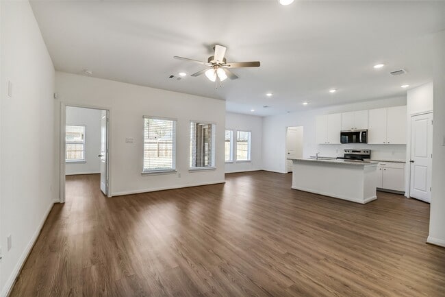 Foto del edificio - 11951 Pondwood Dr