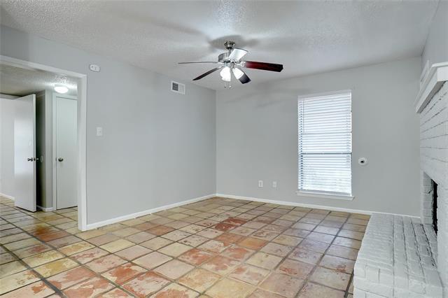 Building Photo - 507 S Las Vegas Trail