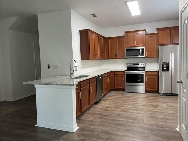 Foto del edificio - 3731 Seneca Club Loop