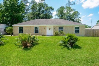 Building Photo - 28911 Enchanted Dr