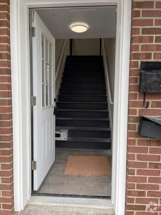 Building Photo - 4822 Kutztown Rd