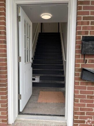 Building Photo - 4822 Kutztown Rd