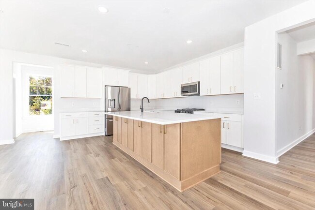 Foto del edificio - 1261 Mayo Ridge Rd