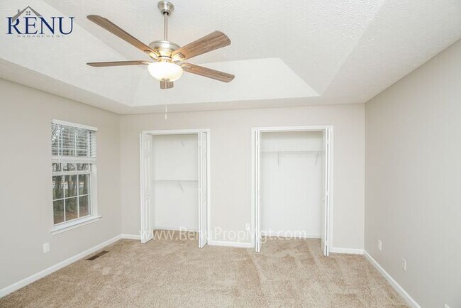 Foto del edificio - Now available 4 bedrooms 3 baths