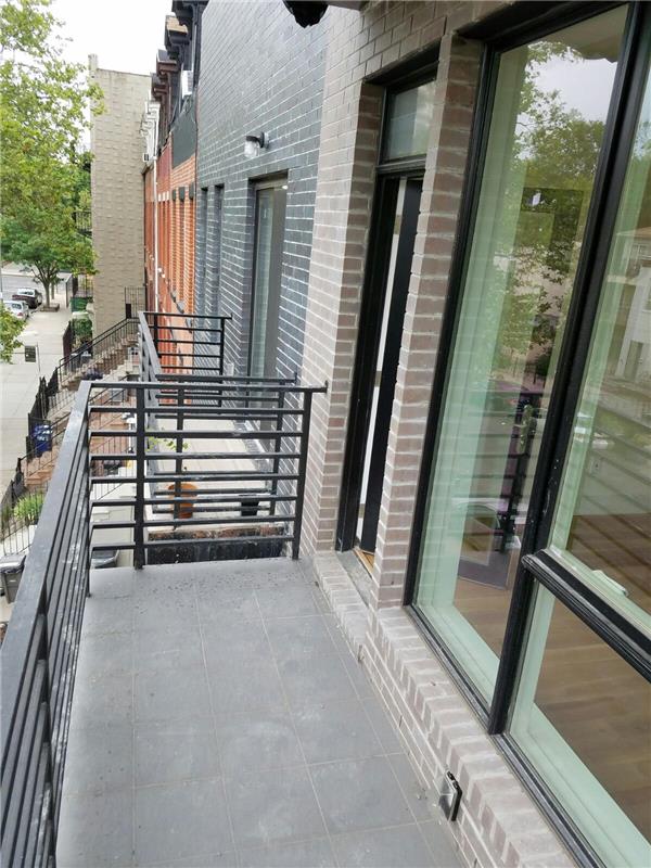 Building Photo - 27 Van Buren St