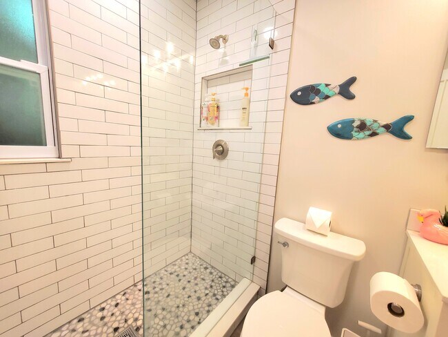 Building Photo - 3612 Burlington Ave N