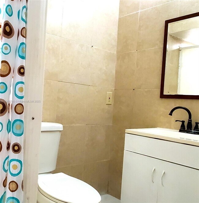 Foto del edificio - 61 SW 58th Ct