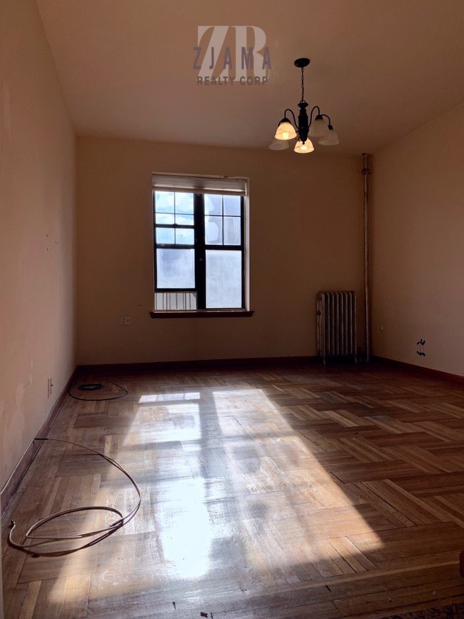 Building Photo - 285 St Johns Pl