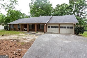 Building Photo - 2421 Sherrie Ln SW