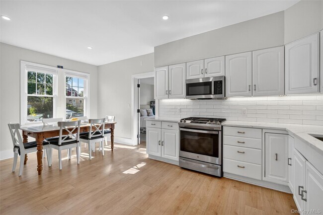 Foto del edificio - 44 Madeleine Ave