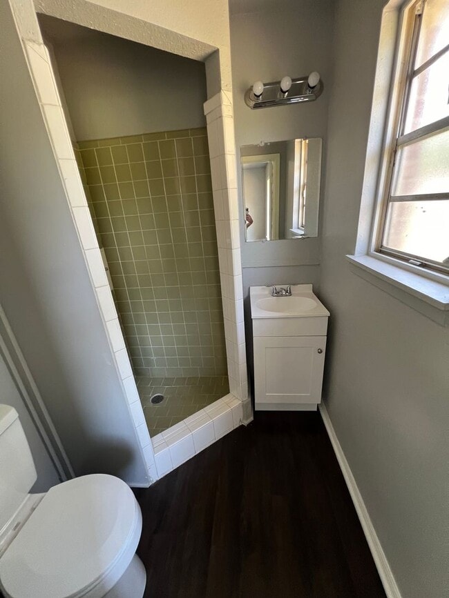 Building Photo - Very Nice! Complete Remodel!