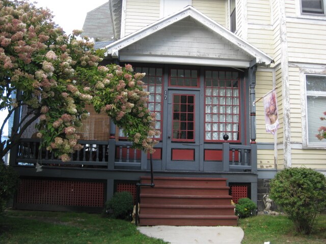 Primary Photo - 17 1st Ave