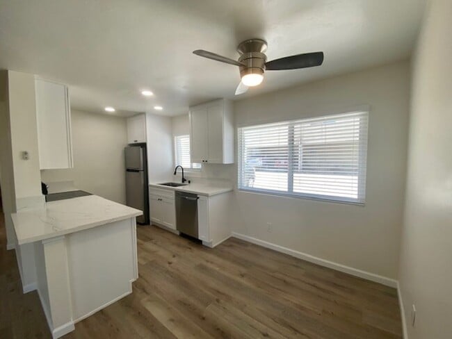 Building Photo - 3975 Arizona St