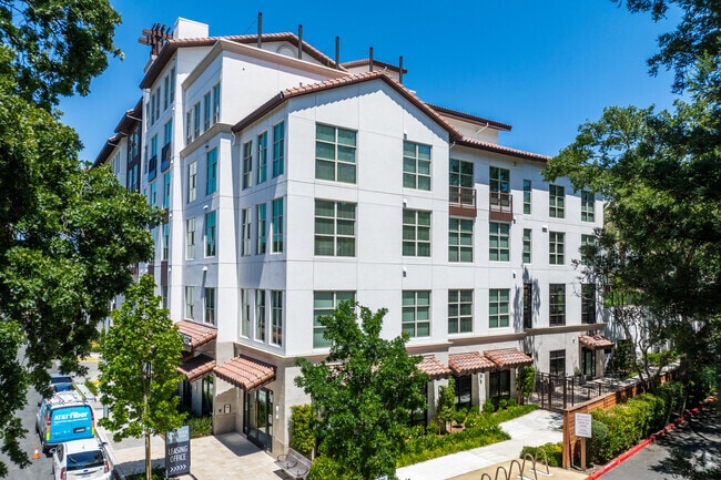 Building Photo - The Overlook at Walnut Creek